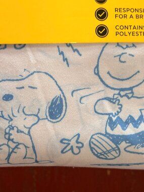 NEW Peanuts Classic Comic Strip with Snoopy and The Gang Full Size Sheet Set
